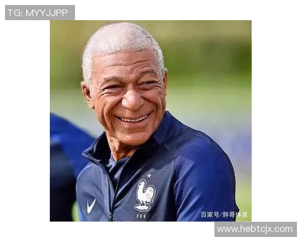 我心目中的足球明星是谁他在场上的表现让我深深着迷 我心目中的足球明星是谁他在场上的表现让我深深着迷